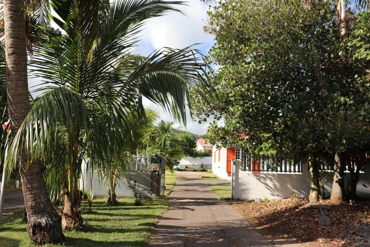 Gite Les Bananiers Saint-Joseph Exterior photo